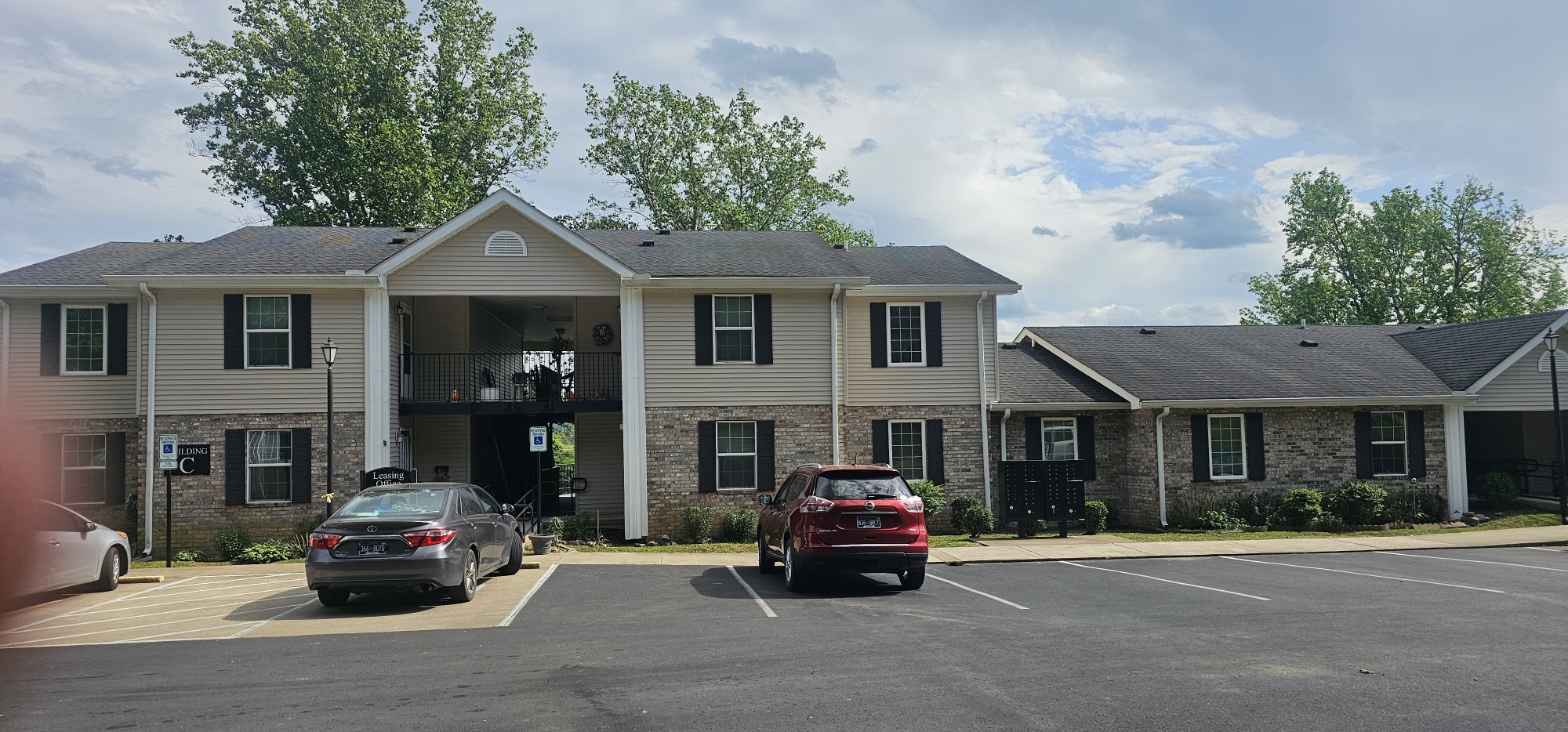 Top Quality Apartments Soft Wash and Concrete Power Wash in Carthage Tn